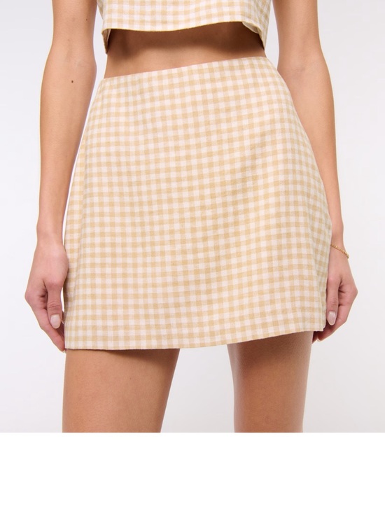 Abercrombie & Fitch Dresses & Skirts - Abercrombie & Fitch Beige and White Gingham Mini Skirt